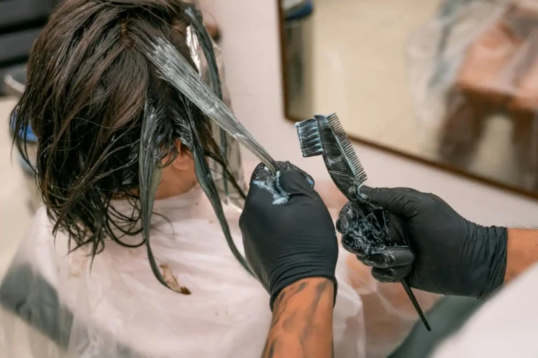 Coloration des cheveux : le guide complet pour bien la choisir