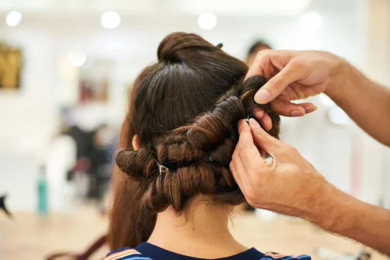 Coupe de cheveux mi-long : comment la choisir selon son visage