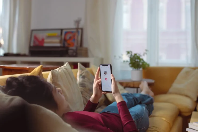 Sites de flirt en ligne : comment ça marche et à quoi faire attention