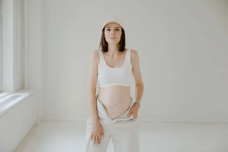 Vêtements de grossesse : le vestiaire vraiment utile