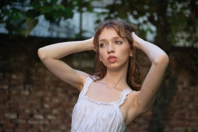 Cheveux roux : nuances, coloration et entretien réel
