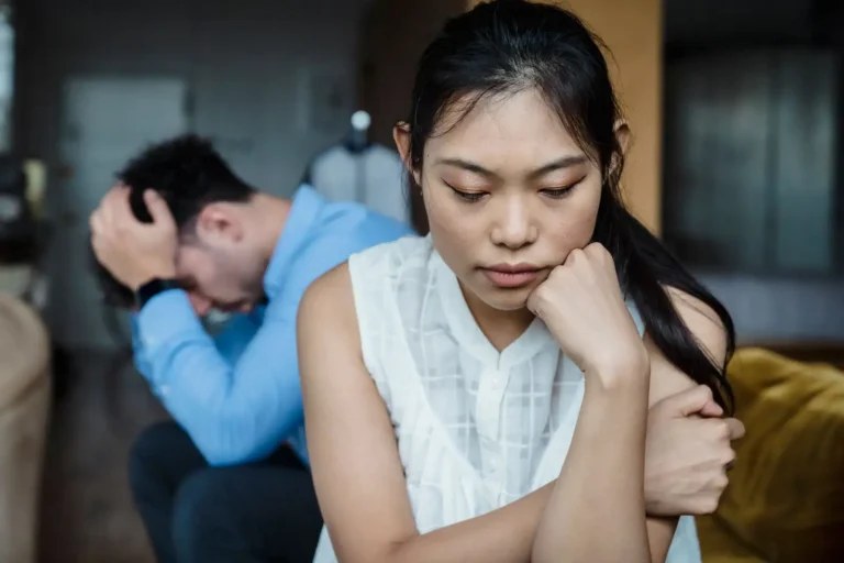 Crise de couple : comprendre ce qui se joue avant de décider