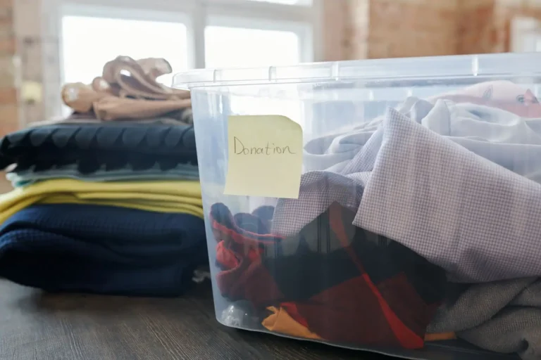 Où jeter ses vêtements usagés