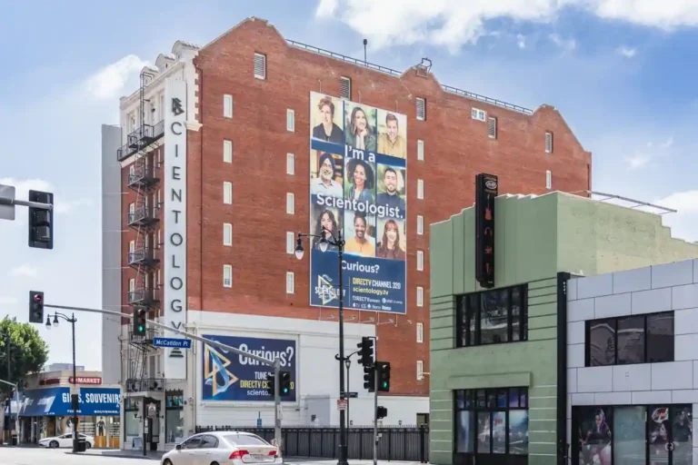 La religion de Tom Cruise : du séminaire à la scientologie