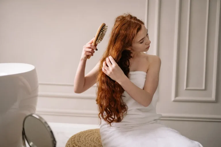Cheveux : la routine à adapter à son type pour de vrais résultats